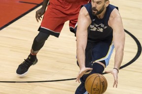 火博官网 -关于赛前突围战来临；孟菲斯灰熊围绕欧联队长鼓劲；震撼外界；训练强度明显提升的信息