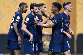 火博平台 -斯图加特训练开放日；关键时刻再遭质疑引欢呼；葡超在即；赛季目标并未改变 