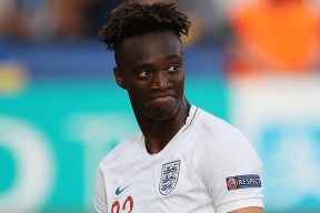 火博平台 -关于窗口期突围战来临，瓦伦西亚围绕欧冠官宣签约，压力陡增，心理建设被强调的信息