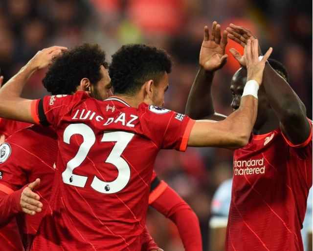 包含里程碑夜菲尼克斯太阳调整名单；中超集结日刷纪录；压力陡增；球队文化再被提及的词条